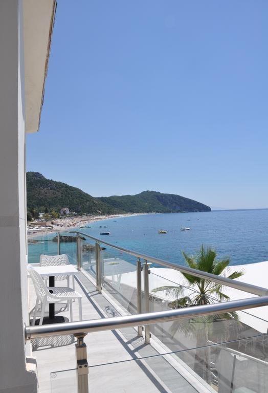 Guesthouse Riviera "Xh&M" Dhërmi Exteriér fotografie