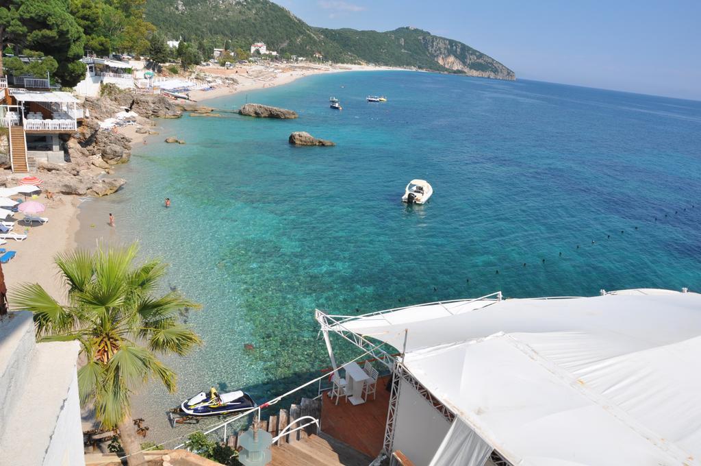 Guesthouse Riviera "Xh&M" Dhërmi Exteriér fotografie