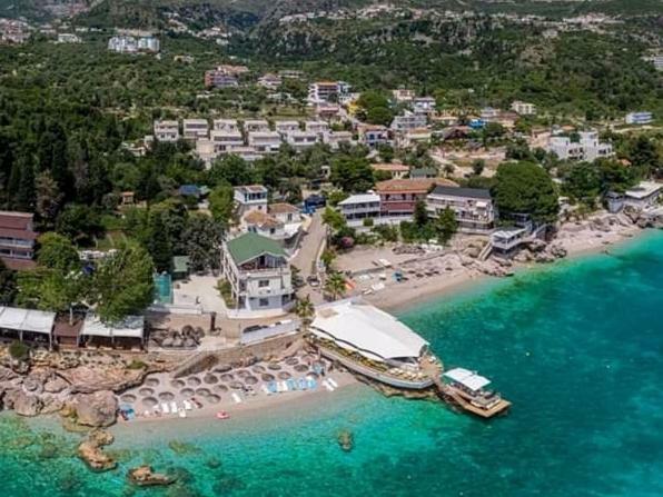 Guesthouse Riviera "Xh&M" Dhërmi Exteriér fotografie
